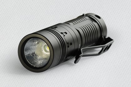SUNWAYMAN V10R LED Flashlight with CREE XM-L U2 LED, up to 500 lumens, uses 1 x 16340 or 1 x CR123A Battery