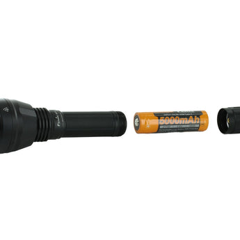 Fenix HT32 Outdoor Hunting LED Flashlight - 2500 Lumens - Luminous SFT70 - Includes 1 x USB-C Rechargeable 21700