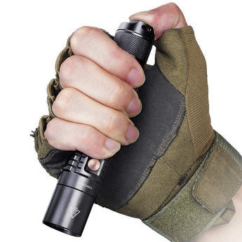 Fenix UC35 V2.0 Rechargeable LED Flashlight - CREE XP-L HI V3 - 1000 Lumens - Uses 1 x ARB-L18 18650 (Included) or 2 x CR123A