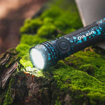 Olight Seeker 4 Pro Rechargeable LED Flashlight - 4600 Lumens - Cool White or Neutral White - Includes 1 x 21700 - Multiple Color Options