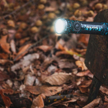 Olight Seeker 4 Pro Rechargeable LED Flashlight - 4600 Lumens - Cool White or Neutral White - Includes 1 x 21700 - Multiple Color Options