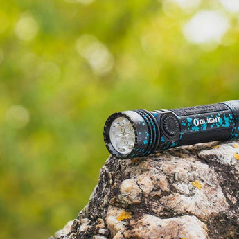 Olight Seeker 4 Pro Rechargeable LED Flashlight - 4600 Lumens - Cool White or Neutral White - Includes 1 x 21700 - Multiple Color Options
