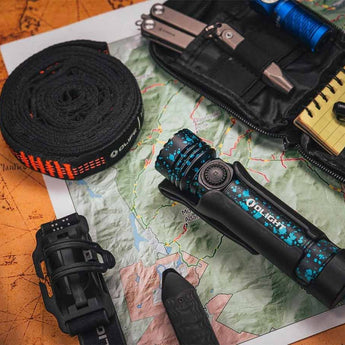 Olight Seeker 4 Pro Rechargeable LED Flashlight - 4600 Lumens - Cool White or Neutral White - Includes 1 x 21700 - Multiple Color Options