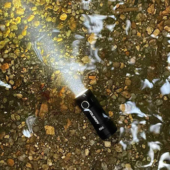 Folomov EDC-C2 LED Flashlight - CREE XT-E - 525 Lumens - Includes 1 x 3.7V 14300