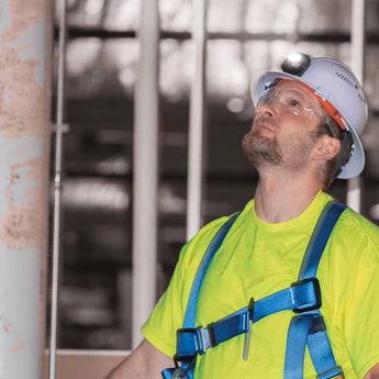 Klein Tools Vented Hard Hat with Rechargeable Headlamp - 300 Lumens - Uses Built-In Li-ion Battery Pack (60407RL)