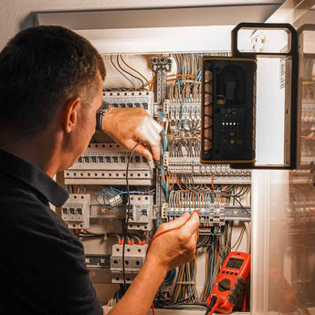 Ledlenser AF4R Work USB-C Rechargeable LED Area Light - 2000 Lumens - Includes 3.7V 33.84Wh Li-ion Battery Pack