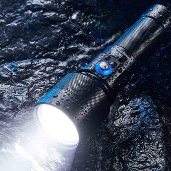 Nitecore DL30 LED Diving Flashlight - 1100 Lumens - Includes 1 x NL2153R