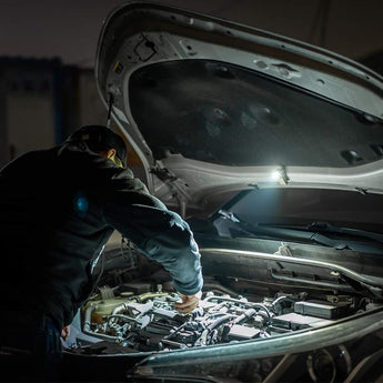 Olight Oclip Ultra LED Cliplight - 530 Lumens - Uses Built-in 580mAh Li-ion Battery Pack - Olive Green or Navy Blue