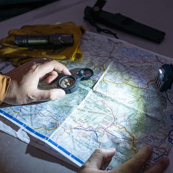 Olight Oclip Ultra LED Cliplight - 530 Lumens - Uses Built-in 580mAh Li-ion Battery Pack - Olive Green or Navy Blue