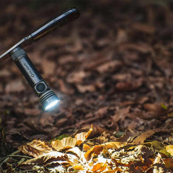 Olight Seeker 4 Pro Rechargeable LED Flashlight - 4600 Lumens - Cool White or Neutral White - Includes 1 x 21700 - Multiple Color Options