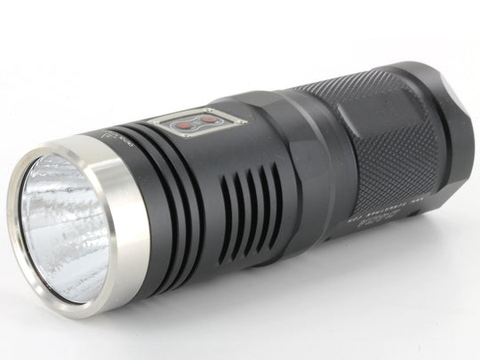 Sunwayman D40A Compact Thrower Flashlight - CREE XM-L2 T6 LED - 980 Lumens - Uses 4 x AAs