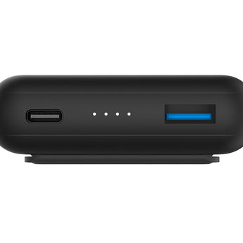 Energizer QM10002PQ 10000mAh Magnetic Wireless Charging Power Bank - Close Up View of Charging Ports
