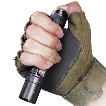 Fenix UC35 V2.0 Rechargeable LED Flashlight - CREE XP-L HI V3 - 1000 Lumens - Uses 1 x ARB-L18 18650 (Included) or 2 x CR123A