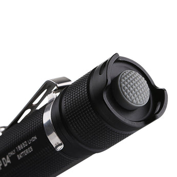 Folomov D4 LED Flashlight - CREE XP-L - 1080 Lumens - Includes 1 x 3.7V 2600mAh 18650