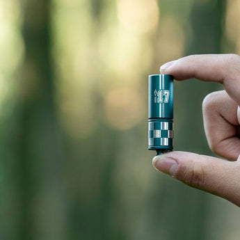 Olight I17 USB-C Rechargeable LED Keylight - 180 Lumens - Uses Built-in 130mAh Li-ion Battery Pack - Checkered Flag