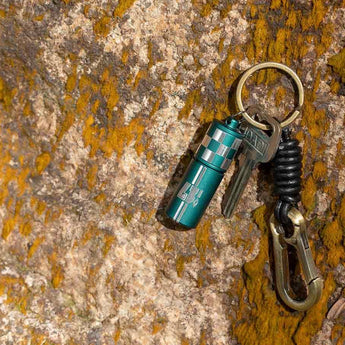 Olight I17 USB-C Rechargeable LED Keylight - 180 Lumens - Uses Built-in 130mAh Li-ion Battery Pack - Checkered Flag