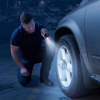 Nite Ize INOVA PowerSwitch T7R Rechargeable Focus Adjustable LED Flashlight - 713 Lumens - Includes 1 x 18650