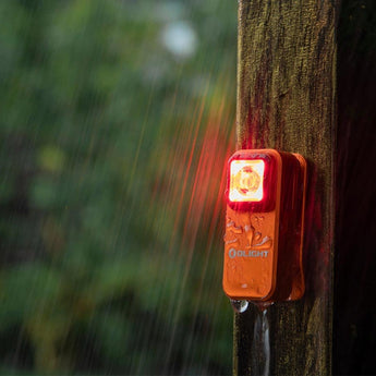 Olight Oclip LED Cliplight - 300 Lumens - Uses Built-in 280mAh Li-ion Battery Pack - Black, OD Green, Orange, or Copper