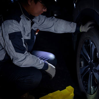 Olight Oclip LED Cliplight - 300 Lumens - Uses Built-in 280mAh Li-ion Battery Pack - Black, OD Green, Orange, or Copper