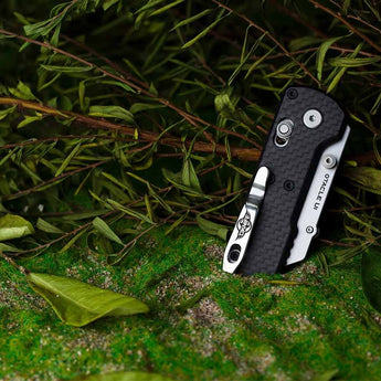 Olight Otacle UI Folding Knife - Carbon Fiber