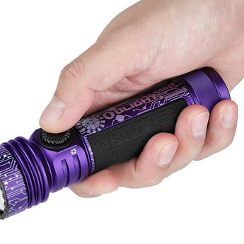 Olight Seeker 4 Pro Rechargeable LED Flashlight - 4600 Lumens - Cool White or Neutral White - Includes 1 x 21700 - Multiple Color Options