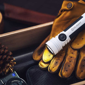 Olight Seeker 4 Pro Rechargeable LED Flashlight - 4600 Lumens - Cool White or Neutral White - Includes 1 x 21700 - Multiple Color Options