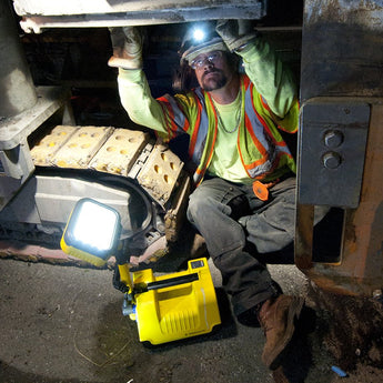 Pelican 9430 Remote Area Lighting System - 3000 Lumens - with Integrated SLA Battery - Black (094300-0001-110) or Yellow (094300-0001-245)