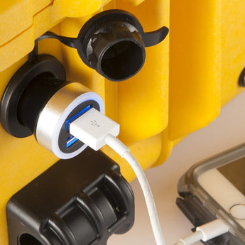 Pelican 9460M Rugged Series Remote Area Lighting System - 12000 Lumens - with Integrated SLA Battery - Black (094600-0012-110) or Yellow (094600-0012-245)