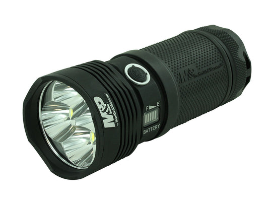Smith and Wesson Duty Series - Night Terror - FS RXP Rechargeable LED Flashlight - CREE XHP70.2 LED - 12500 Lumens - Includes 4 x 18650
