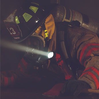 Streamlight Knucklehead HAZ-LO Spot - Alkaline Yellow or Alklaine Orange - Blister, IEC Type A (120V) AC, IEC Type A (120V) AC/12V DC, or Without Charger