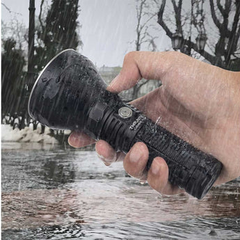 ThruNite Catapult Pro USB-C Rechargeable LED Flashlight - Luminus SFT70 - 2713 Lumens - Includes 1 x 26650